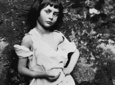 Алиса Лидъл – истинската Алиса в страната на чудесата | Sanovnik.bg