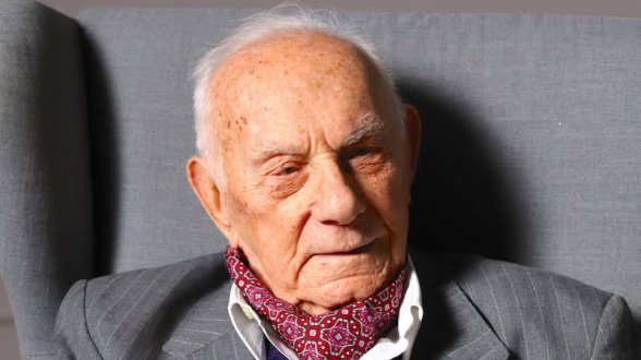 Отиде си поетът Найден Вълчев, автор на текста на песента „Една българска роза“